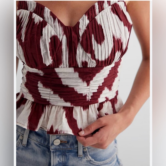 Express Women’s L Maroon & White Pleated Ruched Smocked Sleeveless Cami Top NWT - Picture 3 of 13